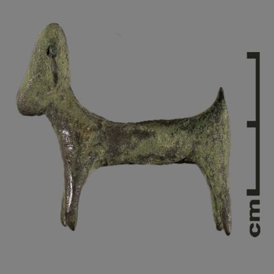 Figurine. Quadruped with tail pointing upwards. Bronze.; YPM BC 031145