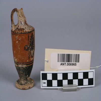 <bdi class="metadata-value">(5) Ornamental vase, top missing. Early 500 B.C. 10. Old Cat. No. 17; YPM ANT 006965</bdi>